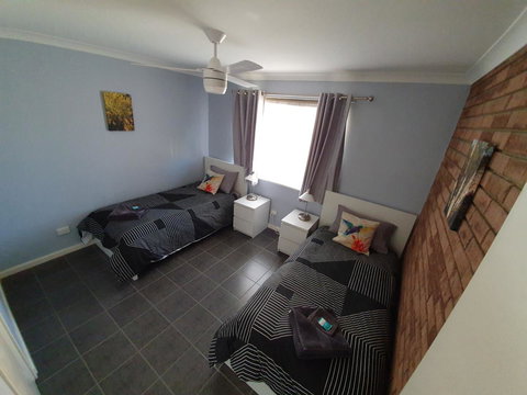 Ocean Beach Chalet 18 - Hobart Tourism 8