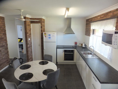 Ocean Beach Chalet 18 - Hobart Tourism 17