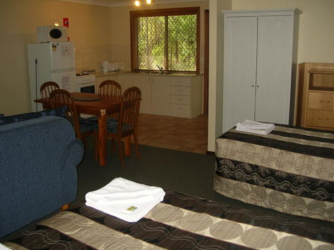 Travellers Rest Motel - Tourism TAS 18