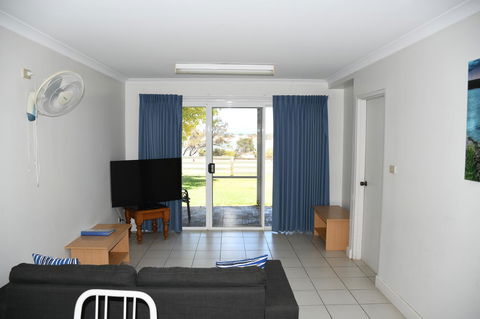 Kalbarri Seafront Villas - Tourism TAS 7