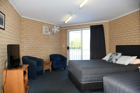 Kalbarri Seafront Villas - Tourism TAS 26