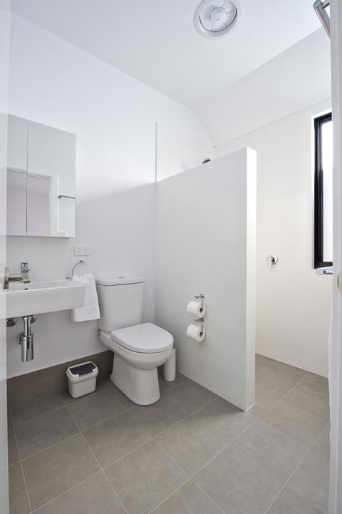 Margaret River Bungalow-1-street - Pet Friendly - Hobart Tourism 12