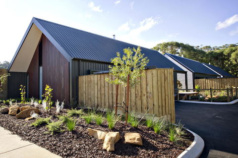 Margaret River Bungalow-1-street - Pet Friendly - Hobart Tourism 2