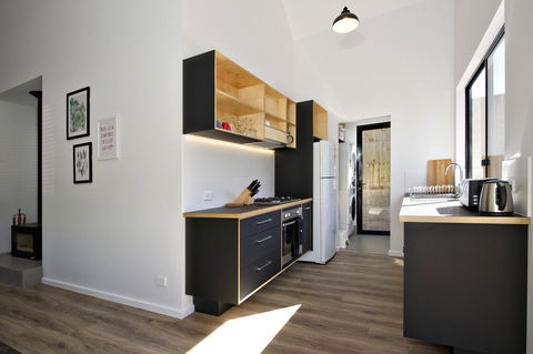 Margaret River Bungalow-1-street - Pet Friendly - Hobart Tourism 8