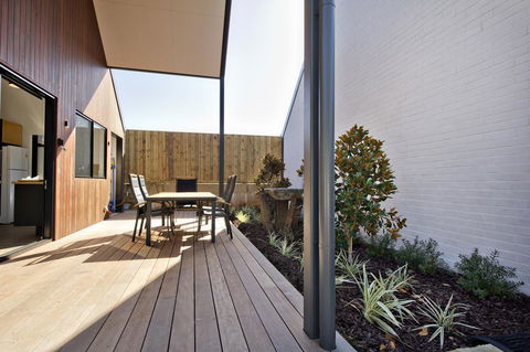 Margaret River Bungalow-1-street - Pet Friendly - Hobart Tourism 13