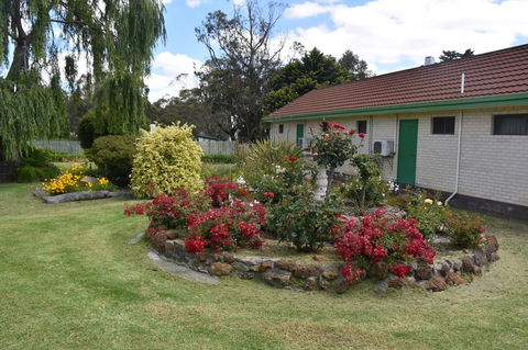 Mount Barker Valley Views Motel & Chalets, Western Australia - Hobart Tourism 13
