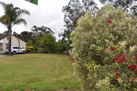 Mount Barker Valley Views Motel & Chalets, Western Australia - Hobart Tourism 24