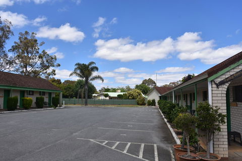 Mount Barker Valley Views Motel & Chalets, Western Australia - Hobart Tourism 12