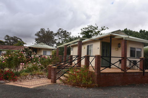 Mount Barker Valley Views Motel & Chalets, Western Australia - Hobart Tourism 30