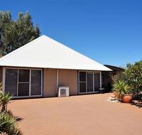 Osprey Holiday Village Unit 110 - Wake up to the birds in your 4 poster bed with a view - Tourism TAS