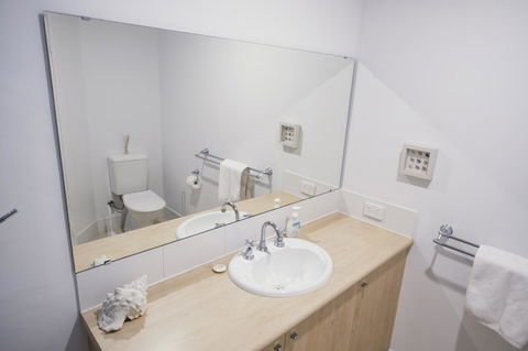 FortyTwo - Oceanside Retreat Busselton - Hobart Tourism 13