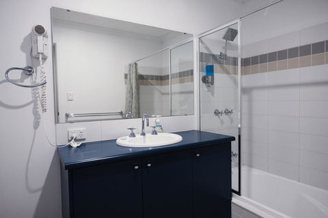 FortyTwo - Oceanside Retreat Busselton - Hobart Tourism 10