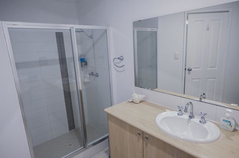 FortyTwo - Oceanside Retreat Busselton - Hobart Tourism 12