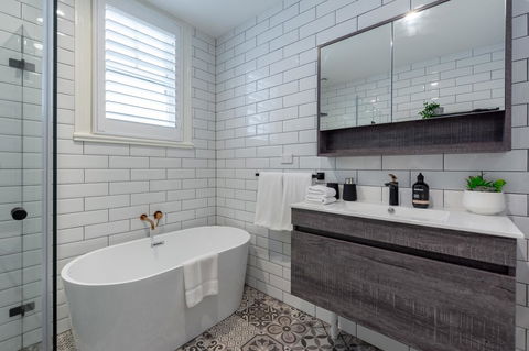 Heritage Townhouse Near Harbour Bridge - Tourism TAS 9