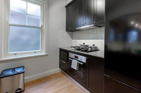 Heritage Townhouse Near Harbour Bridge - Tourism TAS 21