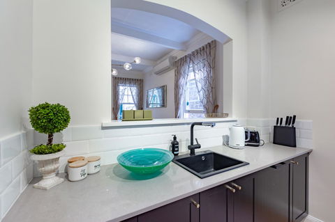 Heritage Townhouse Near Harbour Bridge - Tourism TAS 35