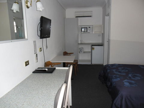 Ben Chifley Motor Inn - Tourism TAS 31