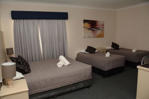 Ben Chifley Motor Inn - Tourism TAS 16
