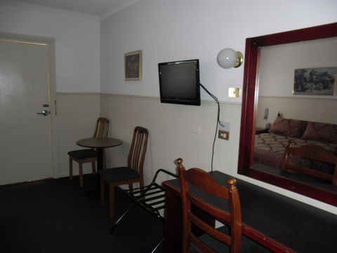 Ben Chifley Motor Inn - Tourism TAS 41
