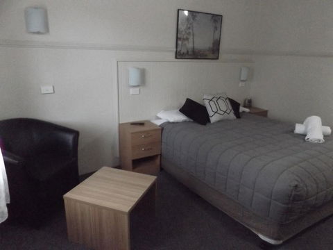Ben Chifley Motor Inn - Tourism TAS 3