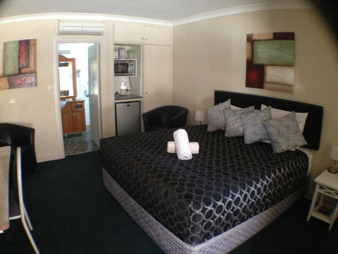 Ben Chifley Motor Inn - Tourism TAS 22