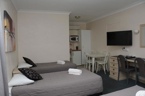Ben Chifley Motor Inn - Tourism TAS 4