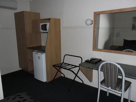 Ben Chifley Motor Inn - Tourism TAS 33