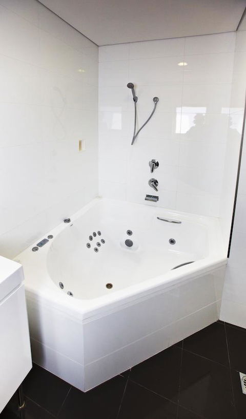 Jesmond Executive Villas - Hobart Tourism 37
