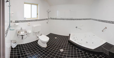Jesmond Executive Villas - Hobart Tourism 25