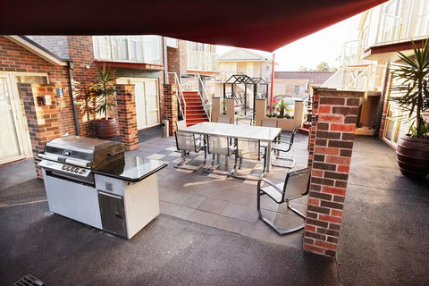 Jesmond Executive Villas - Hobart Tourism 17