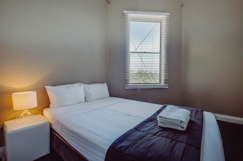Crossroads Hotel - Hobart Tourism 3