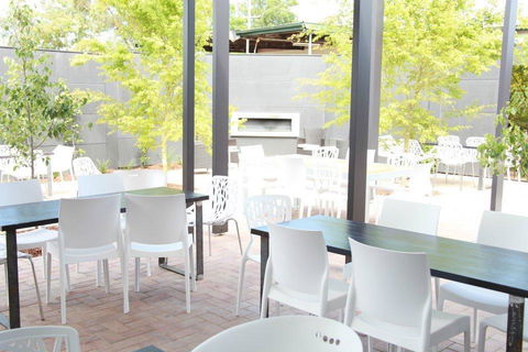 Crossroads Hotel - Hobart Tourism 15