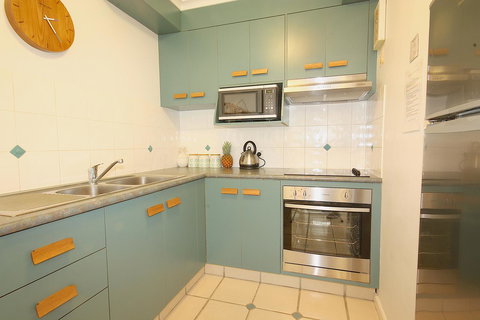 Cossies By The Sea - Tourism TAS 10