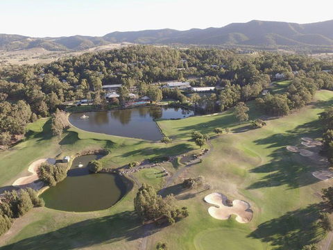 Villa Executive 2br Cypress DS Located Within Cypress Lakes Resort - Hobart Tourism 4