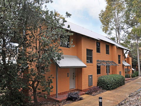 Villa Executive 2br Cypress DS Located Within Cypress Lakes Resort - Hobart Tourism 2