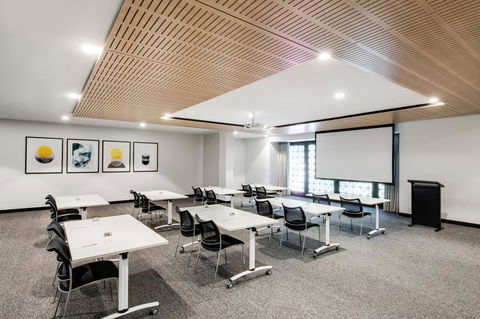 Vibe Hotel North Sydney - Tourism TAS 17