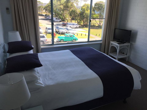 Breakers Apartments - Tourism TAS 1