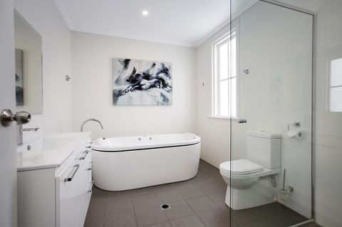 CH Boutique Hotel & Apartments, Ascend Hotel Collection - Hobart Tourism 20