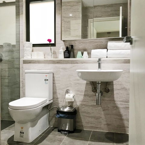 Modern & Cosy 2-Bedroom Apartment Hornsby - Tourism TAS 12