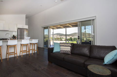Stay In Mudgee The Grove, The Church, And Premium Private Homestead - Tourism TAS 9
