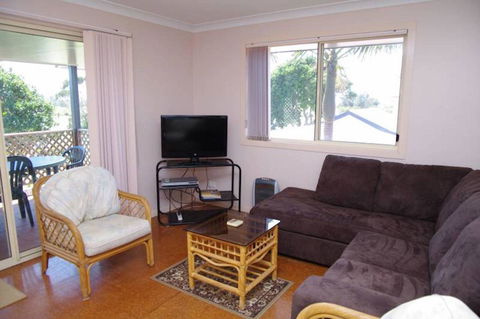 Bellhaven 2, 17 Willow Street - Tourism TAS 1