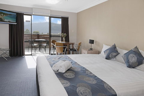 Banjo Paterson Inn - Hobart Tourism 1