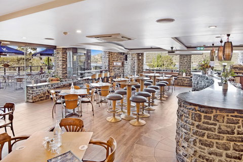 Banjo Paterson Inn - Hobart Tourism 8