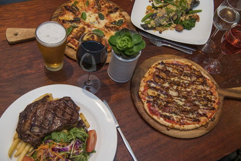 Banjo Paterson Inn - Hobart Tourism 36