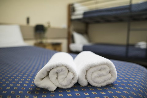 Banjo Paterson Inn - Hobart Tourism 12