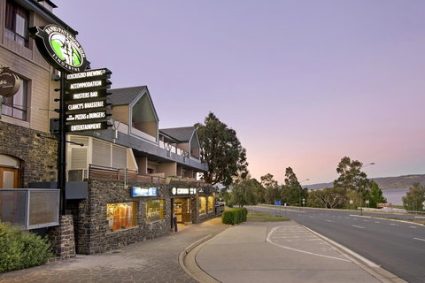 Banjo Paterson Inn - Hobart Tourism 0