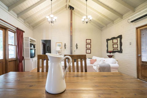 Thistle Hill Guesthouse - Walk To Many Wineries And Restaurants - Hobart Tourism 30