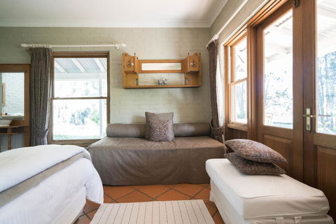 Thistle Hill Guesthouse - Walk To Many Wineries And Restaurants - Hobart Tourism 39