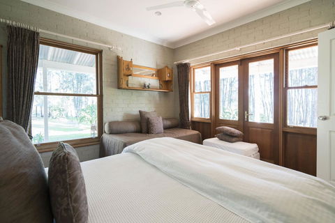 Thistle Hill Guesthouse - Walk To Many Wineries And Restaurants - Hobart Tourism 37
