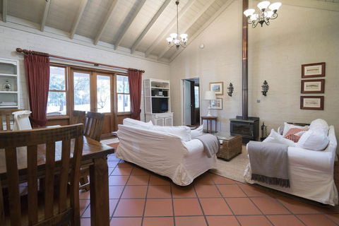 Thistle Hill Guesthouse - Walk To Many Wineries And Restaurants - Hobart Tourism 32